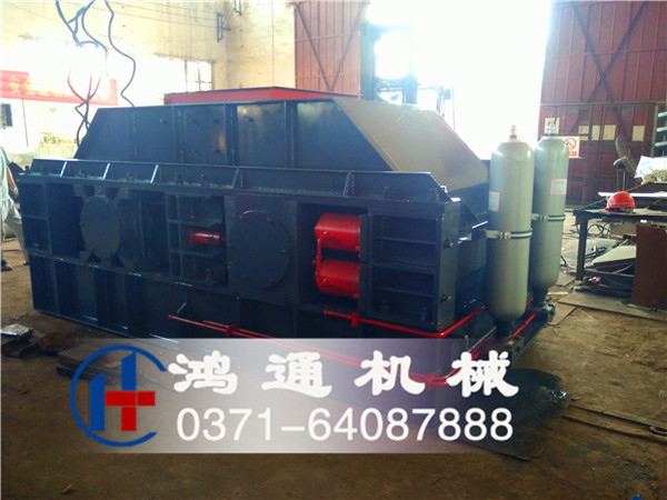 1500×800液壓對(duì)輥破碎機(jī)一天能產(chǎn)多少方砂子！
