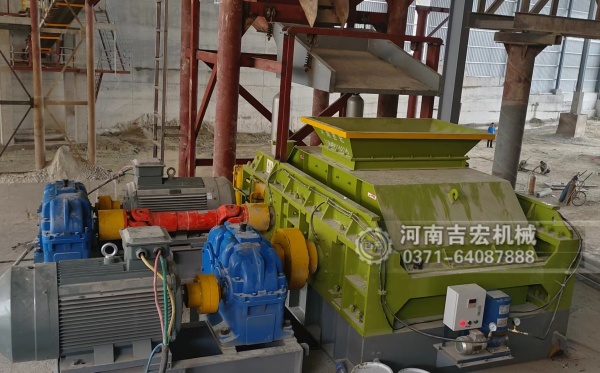 輝綠巖雙輥制砂機(jī)價(jià)格_輝綠巖液壓雙輥破碎機(jī)多少錢一臺(tái)