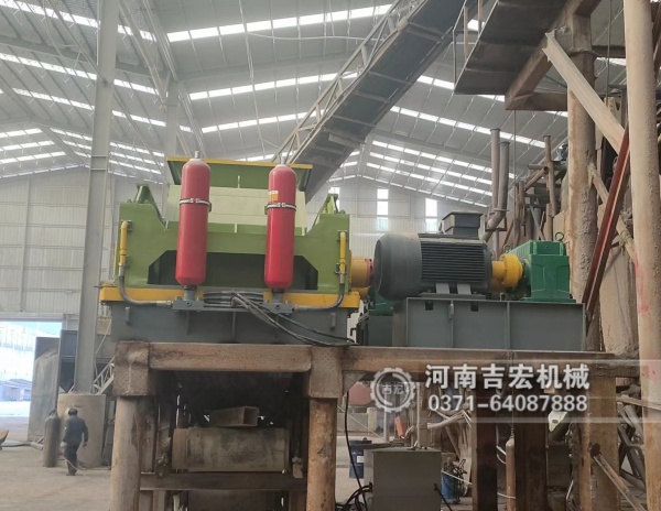 粒度精準(zhǔn)控制：金尾礦對(duì)輥破碎機(jī)如何實(shí)現(xiàn)高效回收的“關(guān)鍵一步”！