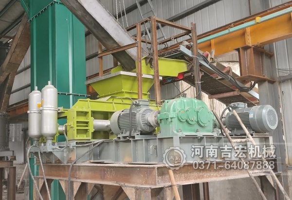 吉宏機(jī)械對輥制砂機(jī)：高耐磨輥皮+液壓調(diào)節(jié)，破碎效率提升30%！